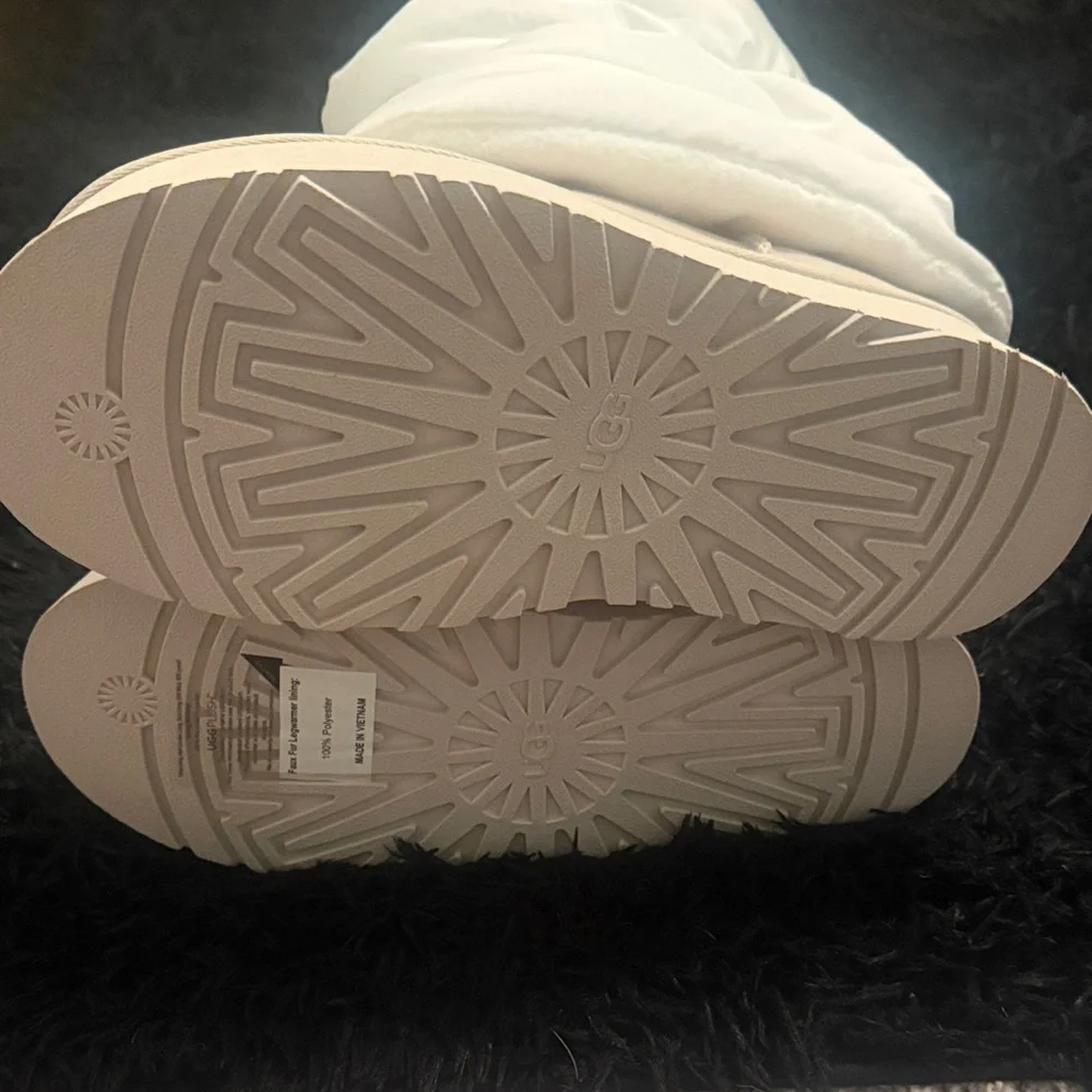 UGG Women's White Puffer Boots - Picture 5 of 5